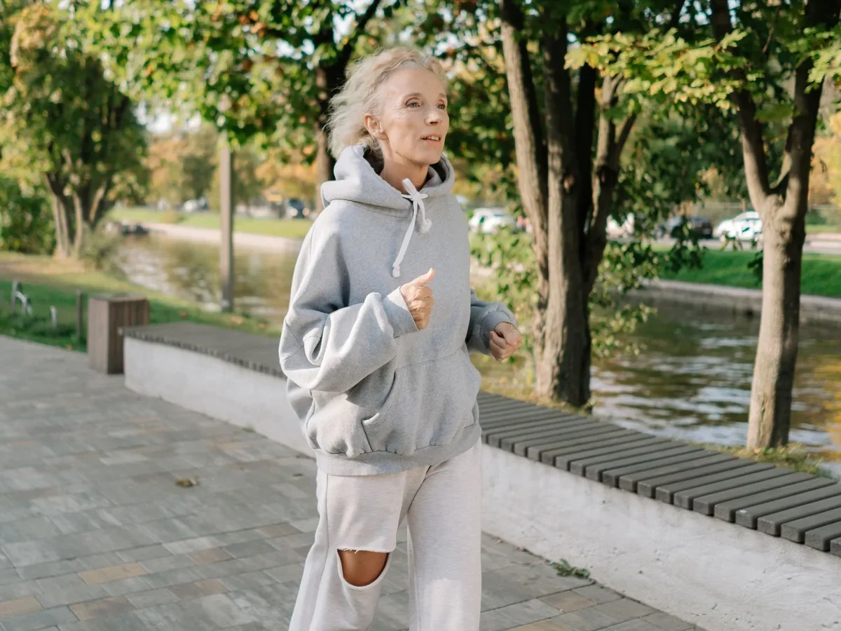 L’impact de l’exercice sur la santé cardiovasculaire après 50 ans
