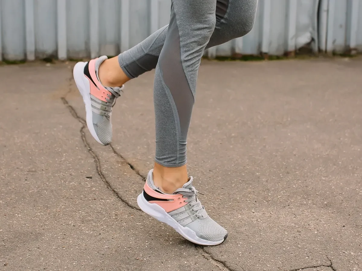 Nike ou Adidas : quelle chaussure de running polyvalente ?