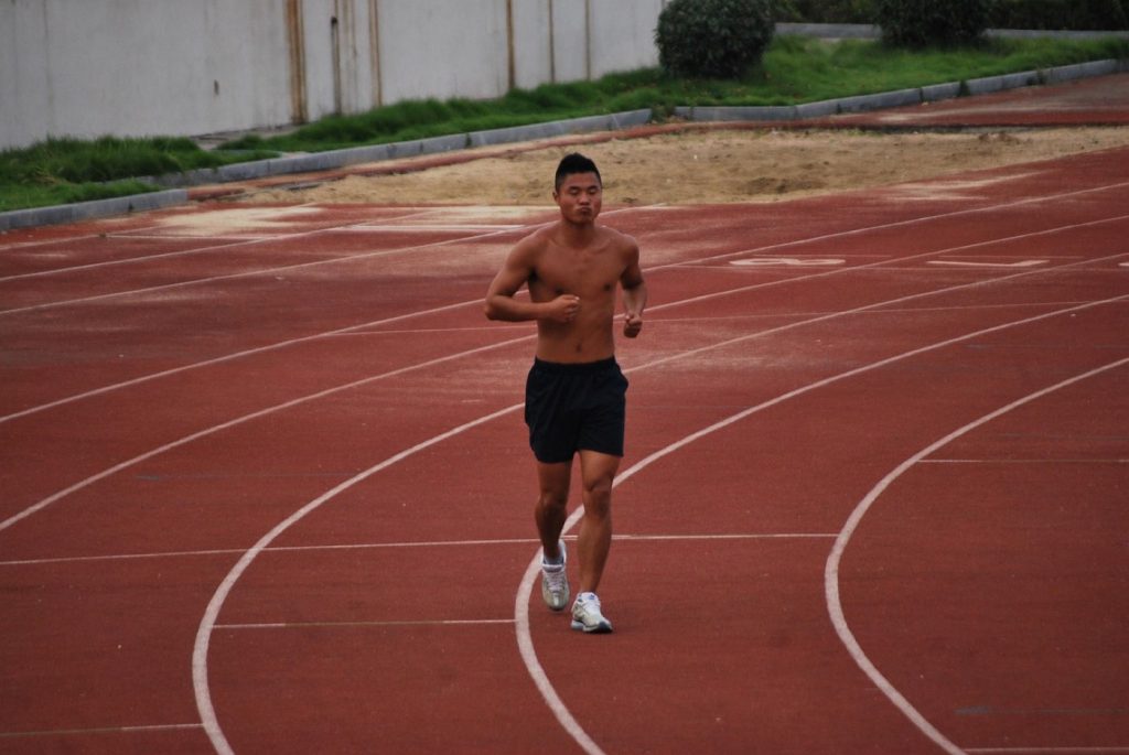 Garmin ou Polar : quelle montre sport pour coureur
