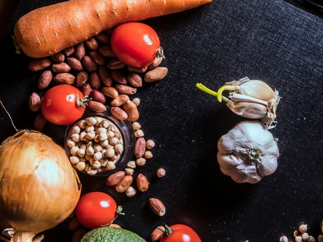 Comment réduire efficacement la glycémie après un repas copieux