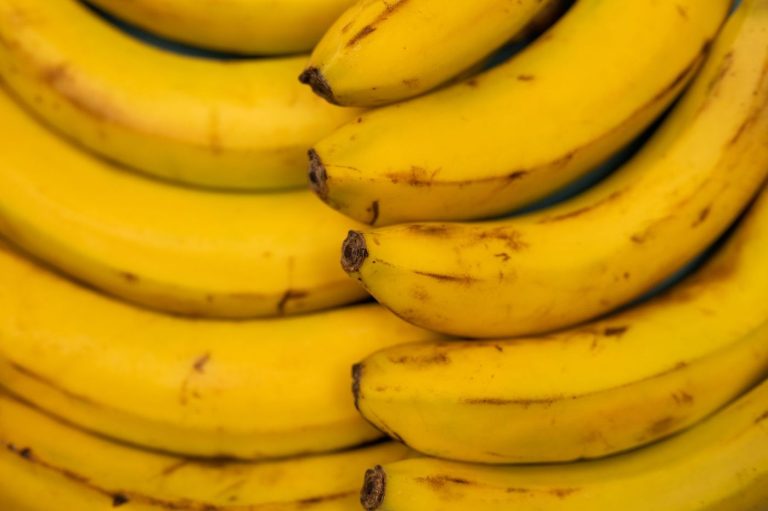 Régime de bananes mûres
